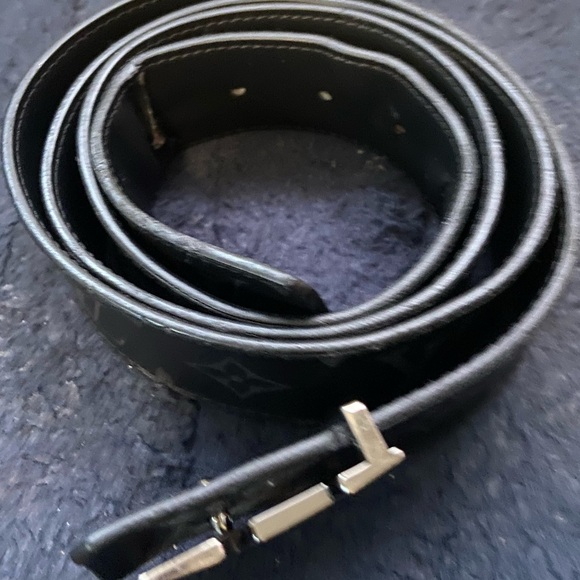 LV Initiales 40mm Matte Black Belt - Picture 12 of 15